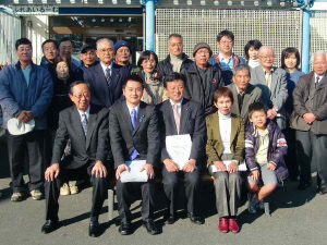 20100109渡辺副大臣大塚台生目台ふれあいルーム視察2